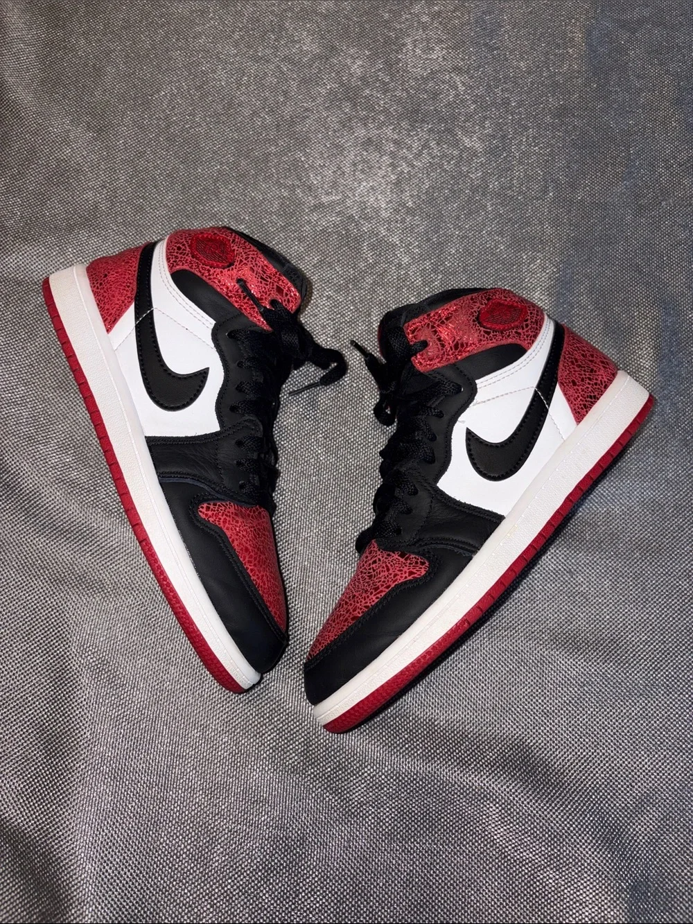 Jordan 1 High Og Rubys size 3Y